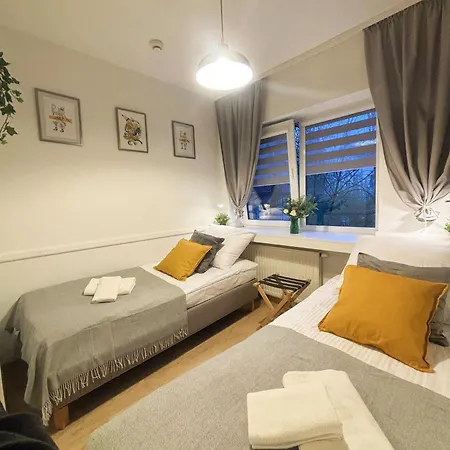 Great Polonia Center מלון דירות 3*